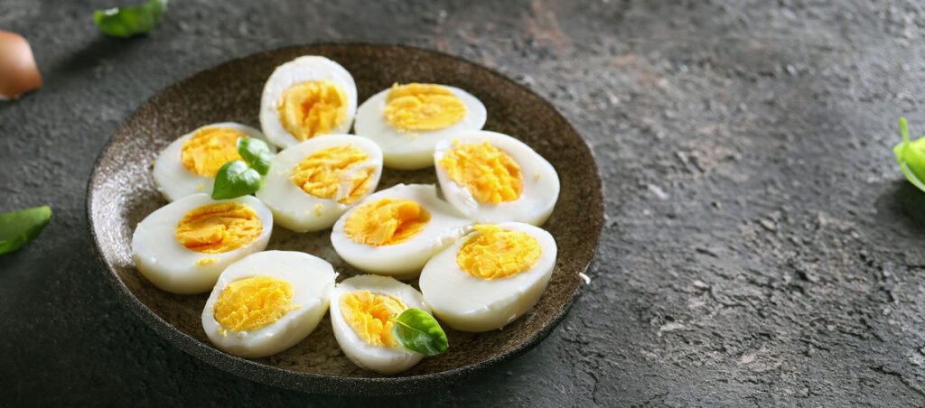 Hard boiled eggs as an example of high-protein food for weight loss